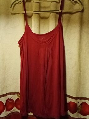 Women's Ann Taylor LOFT Red Sleeveless Scoop Neck Tank